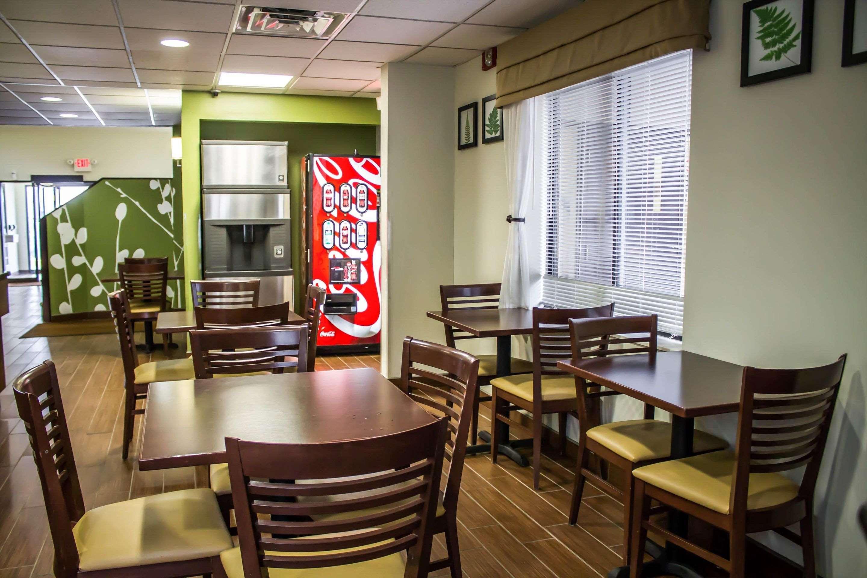 奥斯汀敦司丽普酒店 奥斯丁镇 外观 照片